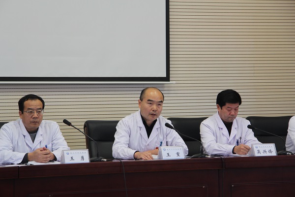 577f66b9320e1.jpg 獨(dú)山子醫(yī)院王重院長(zhǎng).jpg